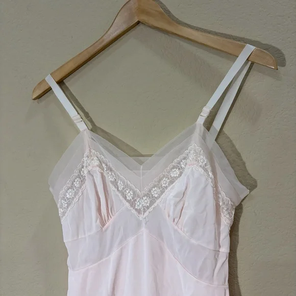 Gorgeous vintage pale pink embroidered slip / nightgown 34/ S/ slip dress - Picture 3 of 10